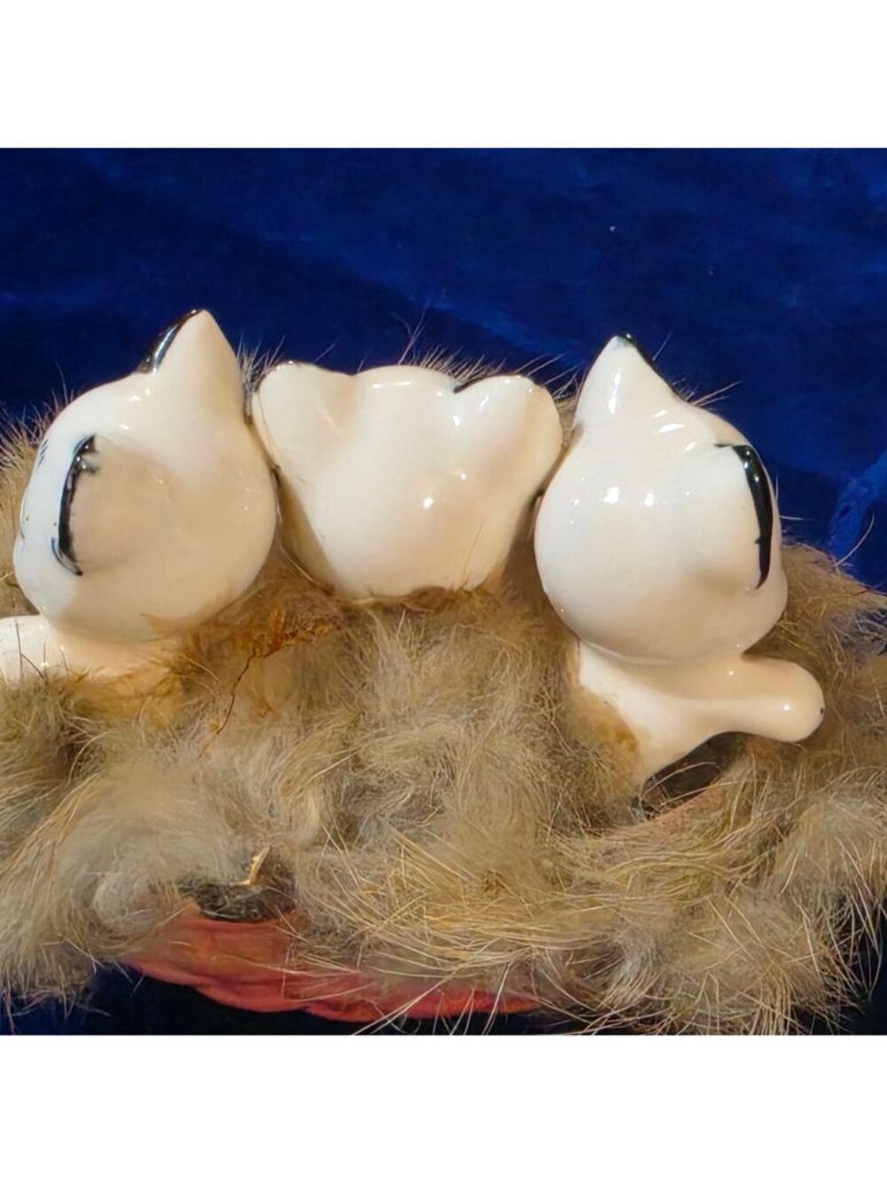 VTG 1950s Kitschy Ceramic 3 Kittens in Pink Basket Figurine Real Rabbit Fur Japa - Picture 9 of 13